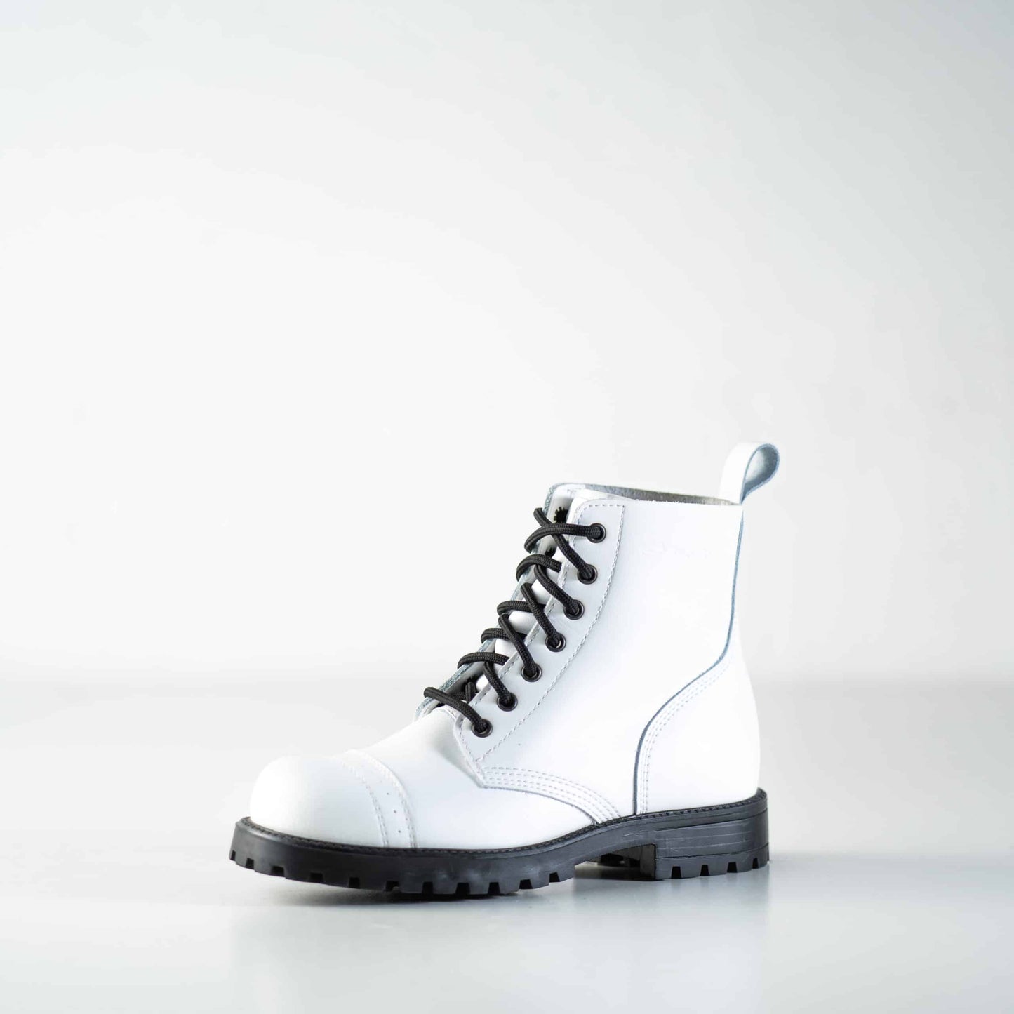 517 aka Aviator Boots - White