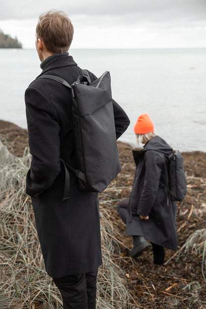 HØLAR Weatherproof Backpack